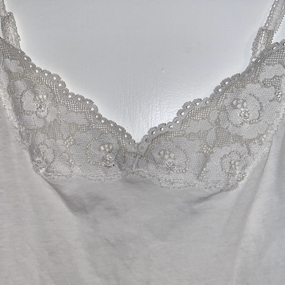 FREE PEOPLE
Intimately Fp Side Of Sass Lace Trim Bodysuit In White - Picture 6 of 9